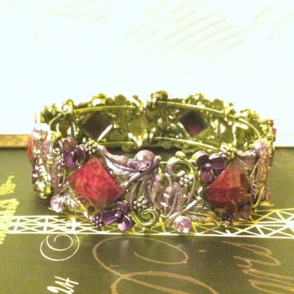 HOLD-- @viv6464 Purple Hinged Bracelet Bangle NWOT - Picture 3 of 4