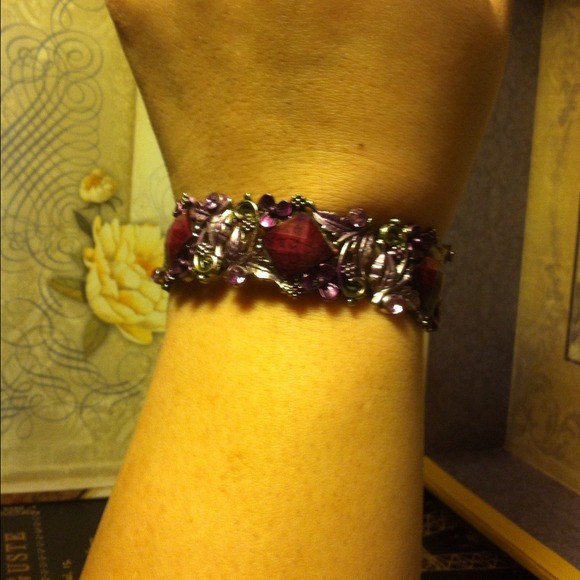 HOLD-- @viv6464 Purple Hinged Bracelet Bangle NWOT - Picture 4 of 4