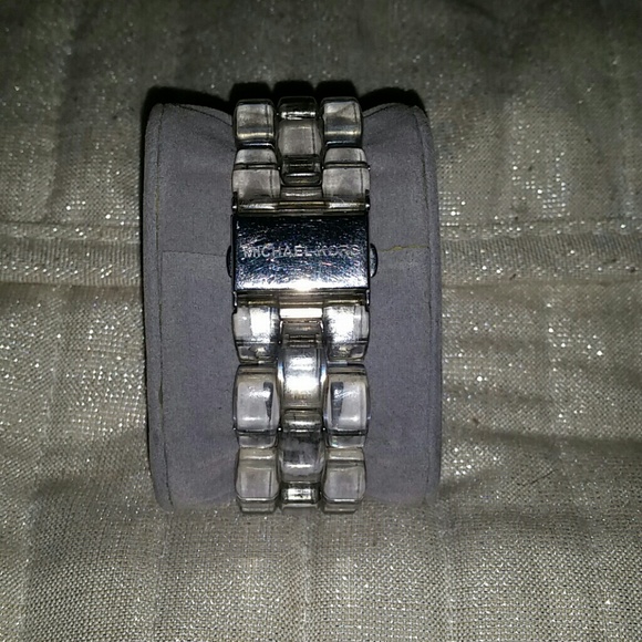 Mk watch. - Picture 2 of 3