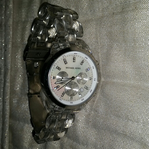 Mk watch. - Picture 3 of 3