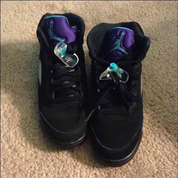 🚫 traded 🚫 Retro Grape 5's 🍇 don't buy .