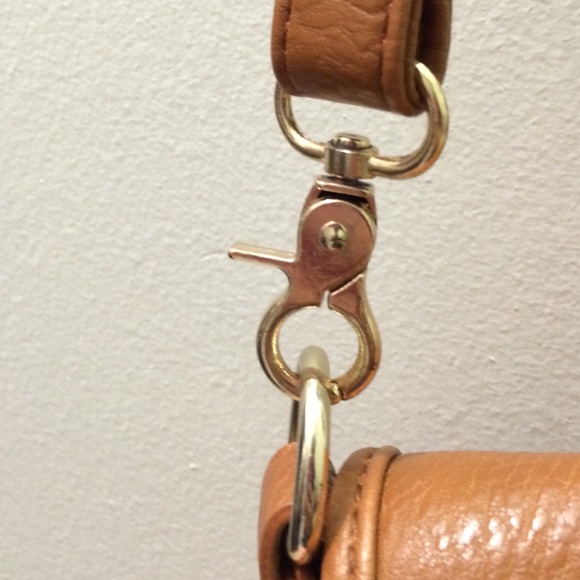 🚫SOLD brown faux leather crossbody satchel - Picture 4 of 4
