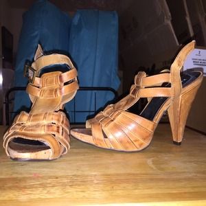 Camel/Tan weathered looking leather sandal