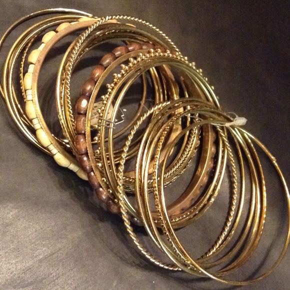 Avenue Jewelry - Gold tone bangle set