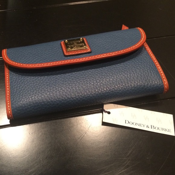 Dooney & Bourke Clutches & Wallets - Dooney & Bourke wallet