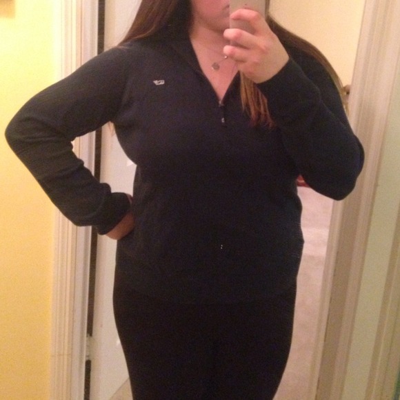 Vineyard Vines Sweaters - NWOT Vineyard Vines Woman's Sweater