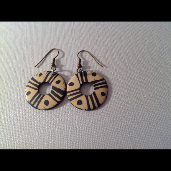 Blue/cream earring