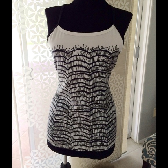 Lululemon power y tank with yogis sz8