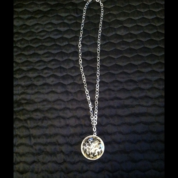 Large Silver Pendant Necklace✨🌟 - Picture 4 of 4