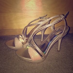 Sizzle by Coloriffics Strappy Beige Sandals