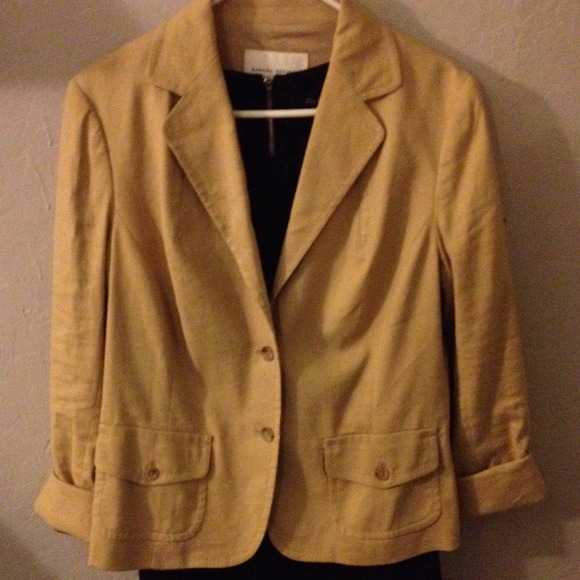 Beige Banana Republic blazer