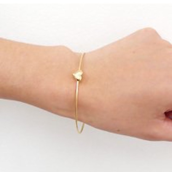 Jewelry - Minimalistic style heart bracelet