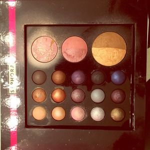 Makeup palette