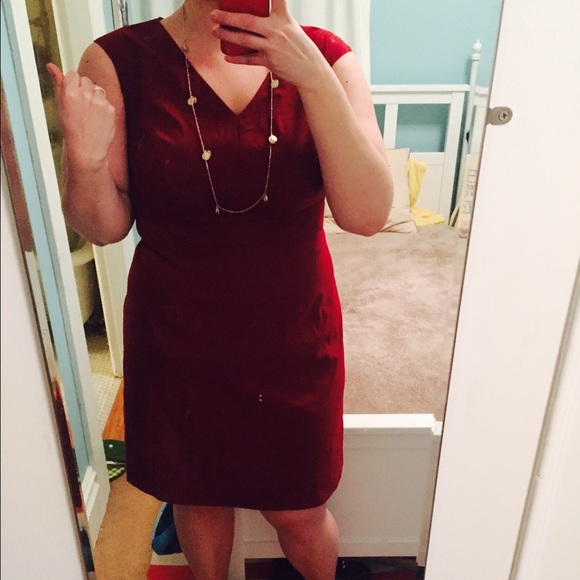 Structured burgundy dress - Picture 4 of 4