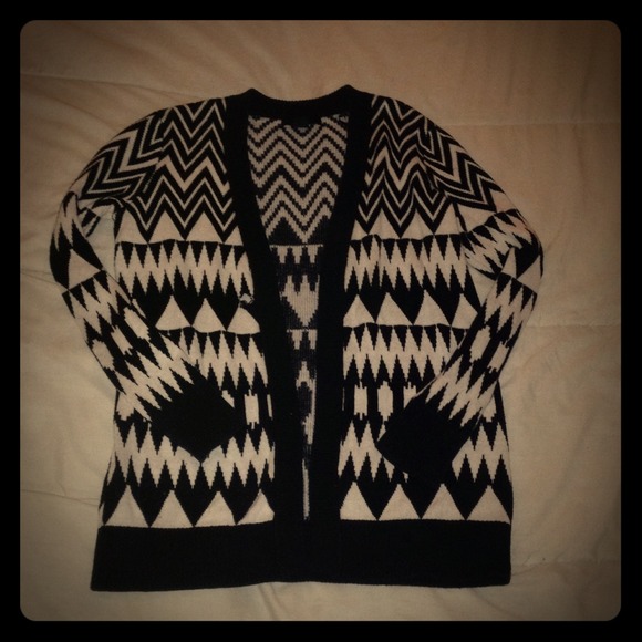 Super cute black & white cardi