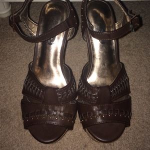 Brown and Gold detail wedges