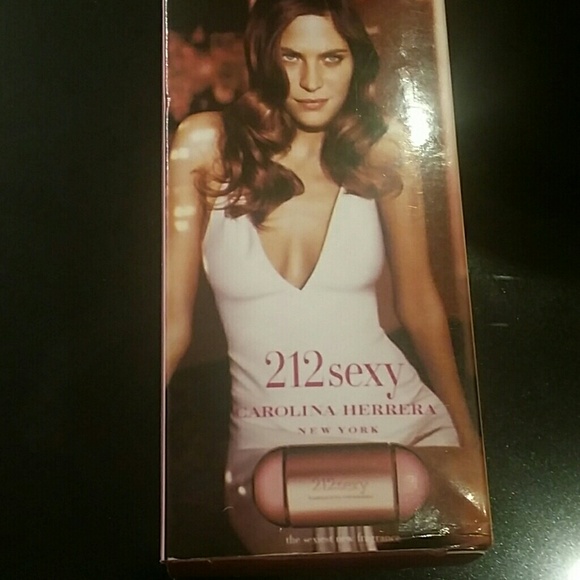 "Sold"Carolina Herrera 212 sexy Perfume