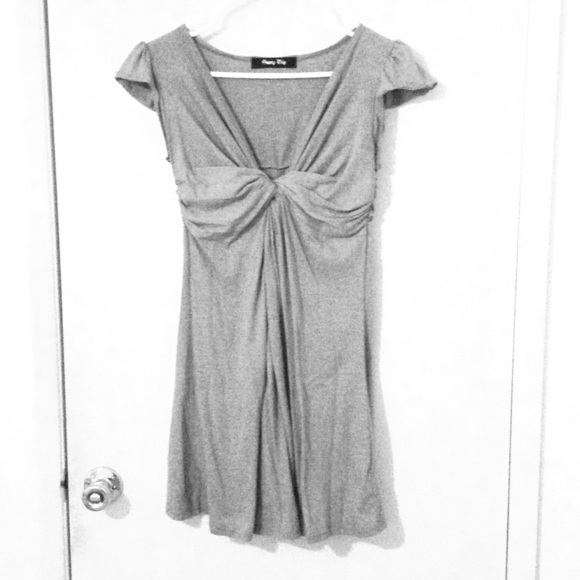Twist front low v short dress - Picture 1 of 4
