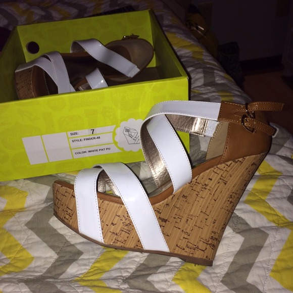 Charlotte Russe White/Cork wedges