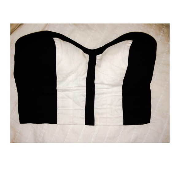 ••• Bebe black and white crop top