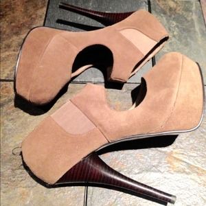 Kelsi Dagger Heels Sz:8.5