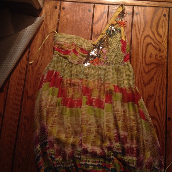 Dress - Picture 2 of 3