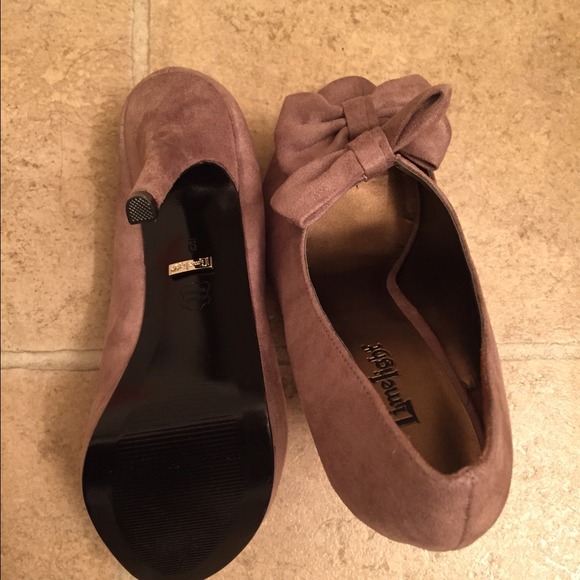 Brown High heels size 9, NEW suede - Picture 2 of 3