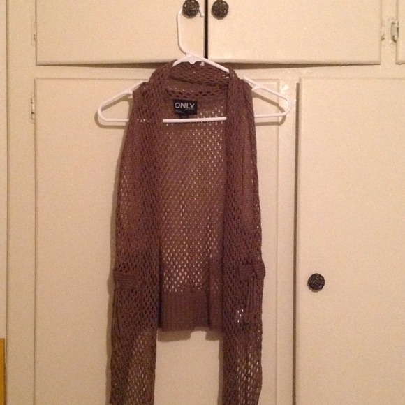 Knit fish net vest - Picture 1 of 4