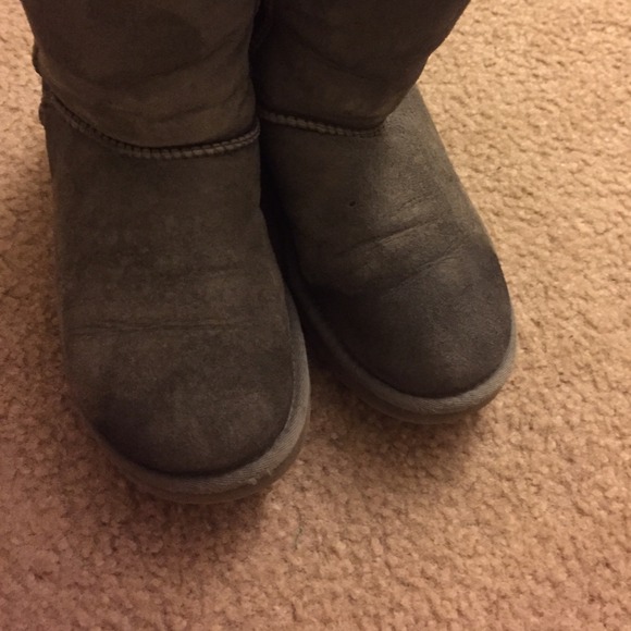 Worn. Have water stains in the front - Picture 4 of 4