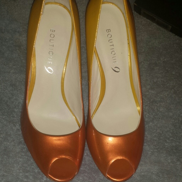 Shoes - Picture 2 of 3