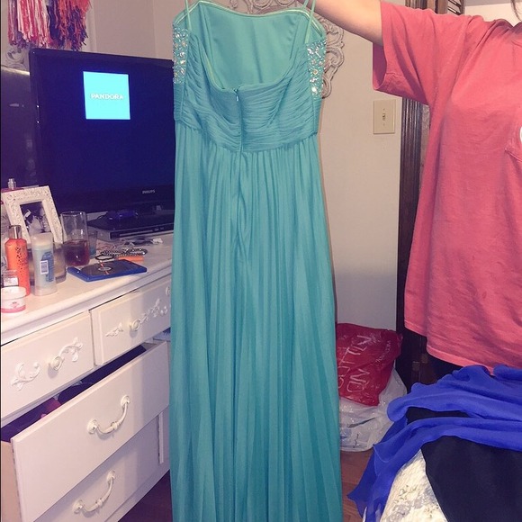 Cache prom dress - Picture 3 of 3