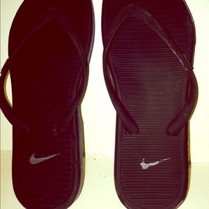 Nike flip flops