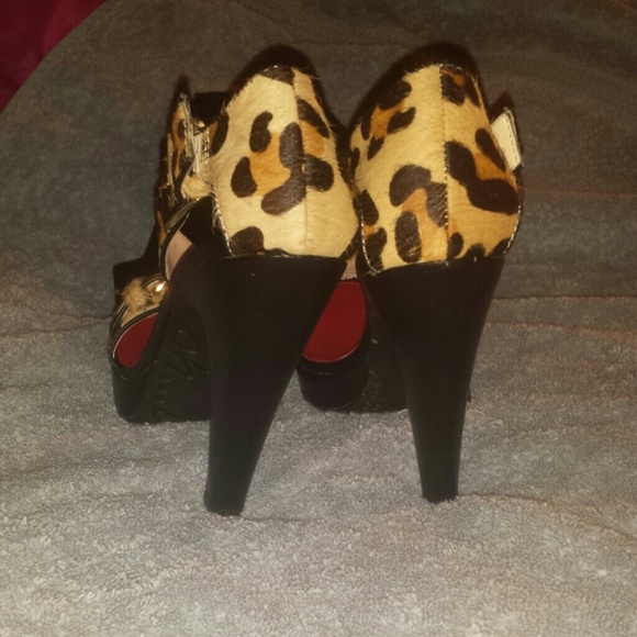 Shoes - Picture 3 of 3