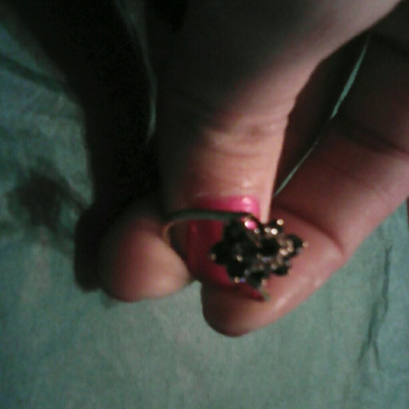 Ring - Picture 4 of 4