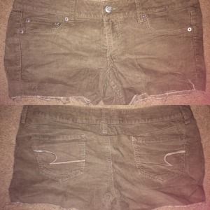 ‼️American Eagle Brown Shortie Corduroy Shorts