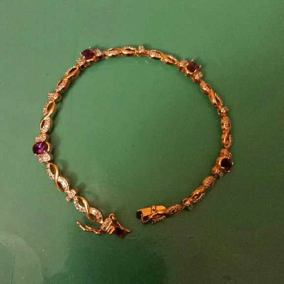 Amethyst stone bracelet.