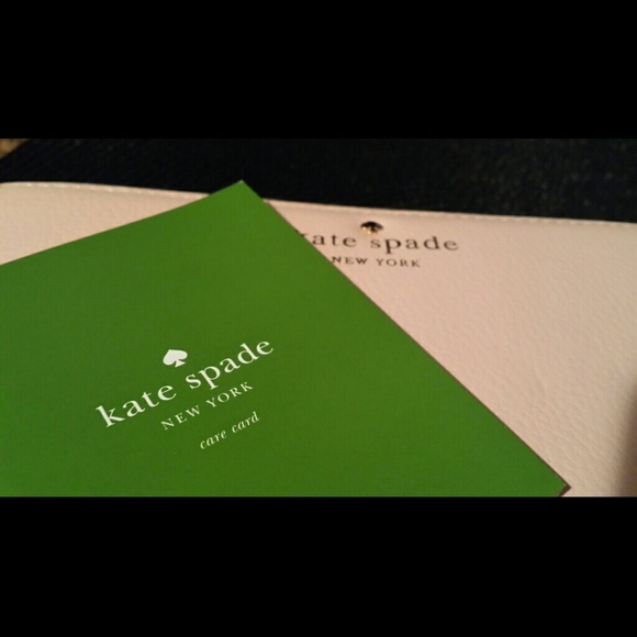 Cobble Hill Lacey Wallet - Picture 3 of 3