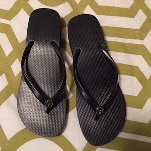 Tory Burch black flip flops. No Trades❌