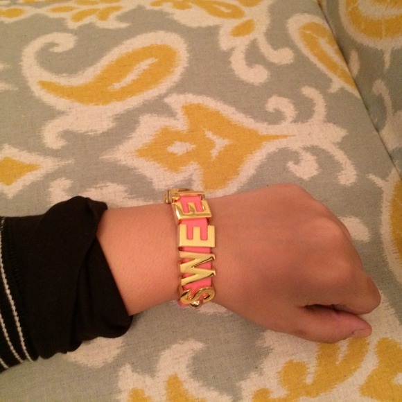 BCBG Generation "Sweet❤️" Bracelet - Picture 2 of 3