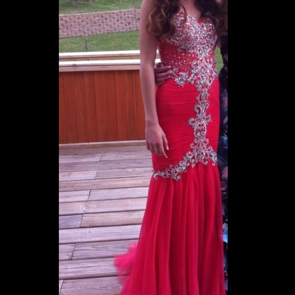 Dresses & Skirts - INCREDIBLY BEAUTIFUL PROM DRESS