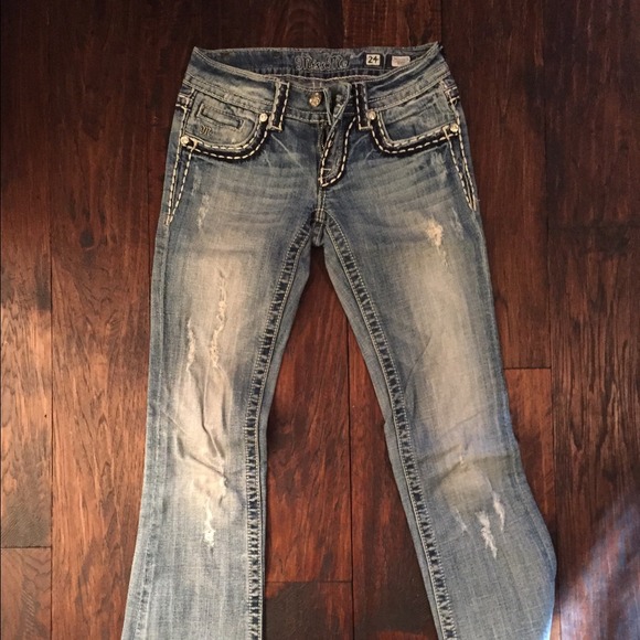 Size 24 light wash Miss Me's!