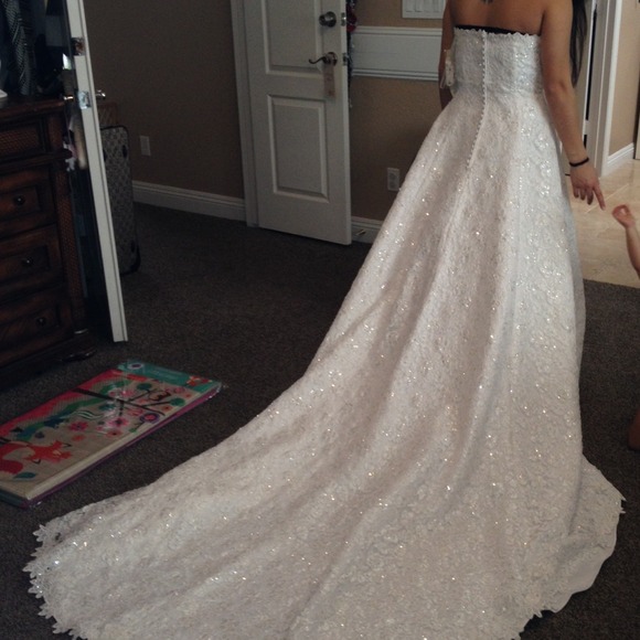 White strapless wedding dress