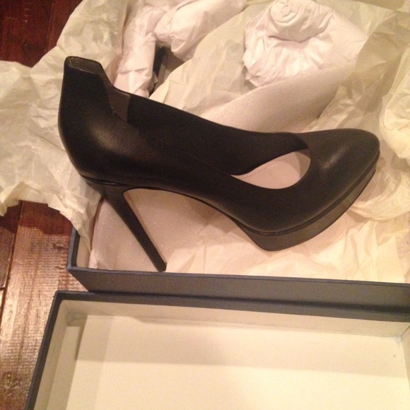 Pour la Victoire Black Pumps - Picture 1 of 4