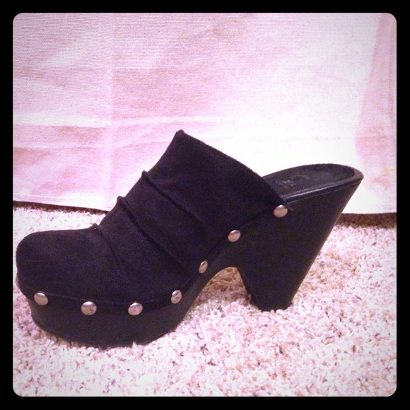 Clogs