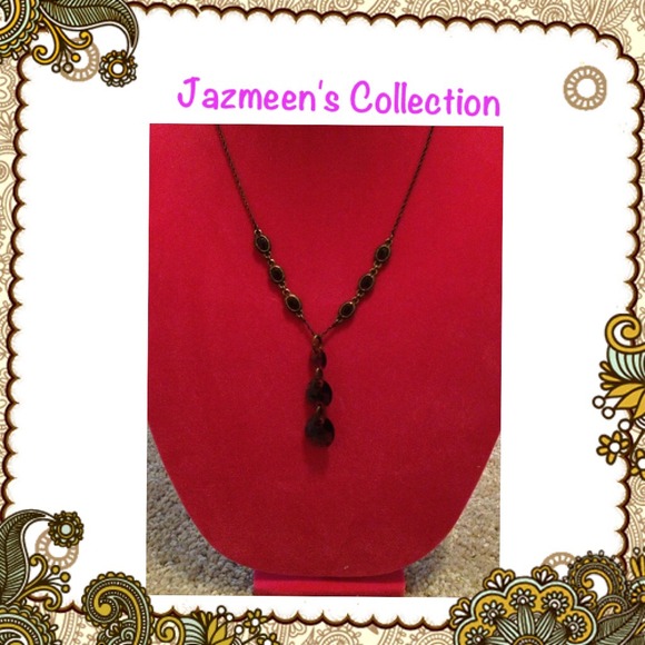 Maroon necklace