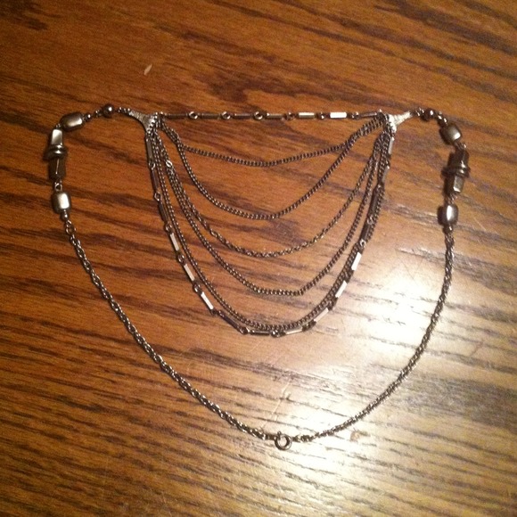 Vintage necklace that contains sterling silver
