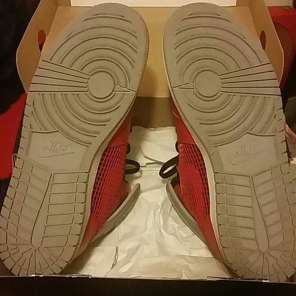 Air Jordan 1 Retro '89 - Picture 3 of 4