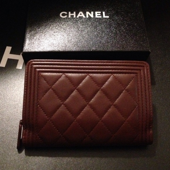 CHANEL quilted boy wallet. ❌Sold❌ - Picture 2 of 4
