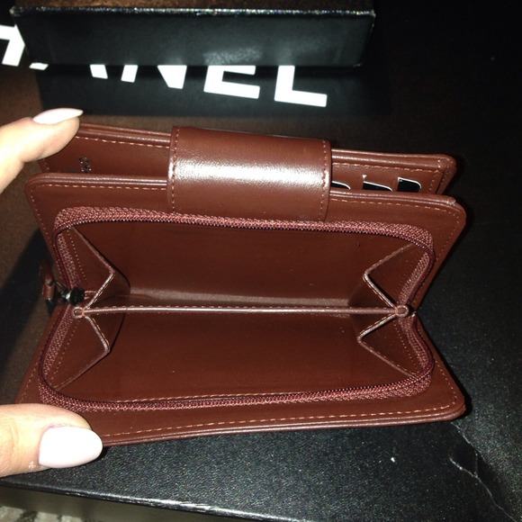 CHANEL quilted boy wallet. ❌Sold❌ - Picture 3 of 4