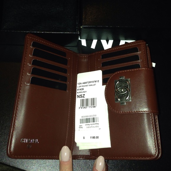 CHANEL quilted boy wallet. ❌Sold❌ - Picture 4 of 4